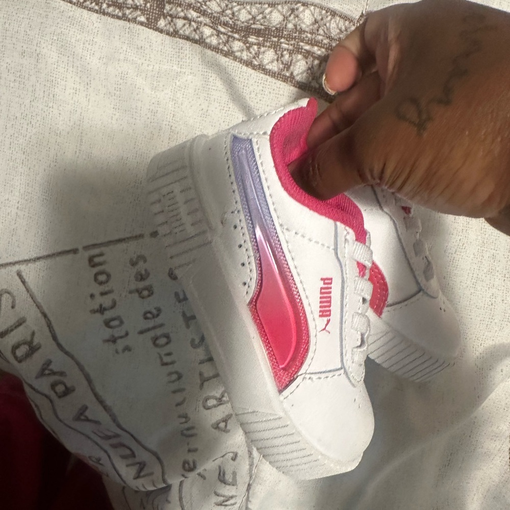 Baby girl pumas